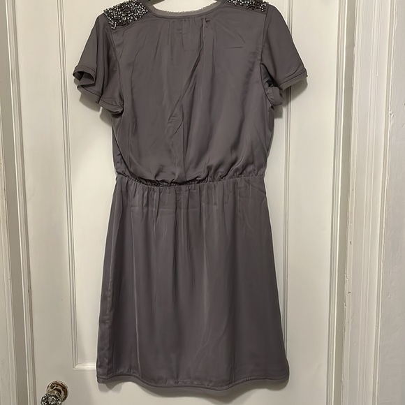 Gray silk Banana Republic dress with shoulder embellishments - Picture 5 of 5